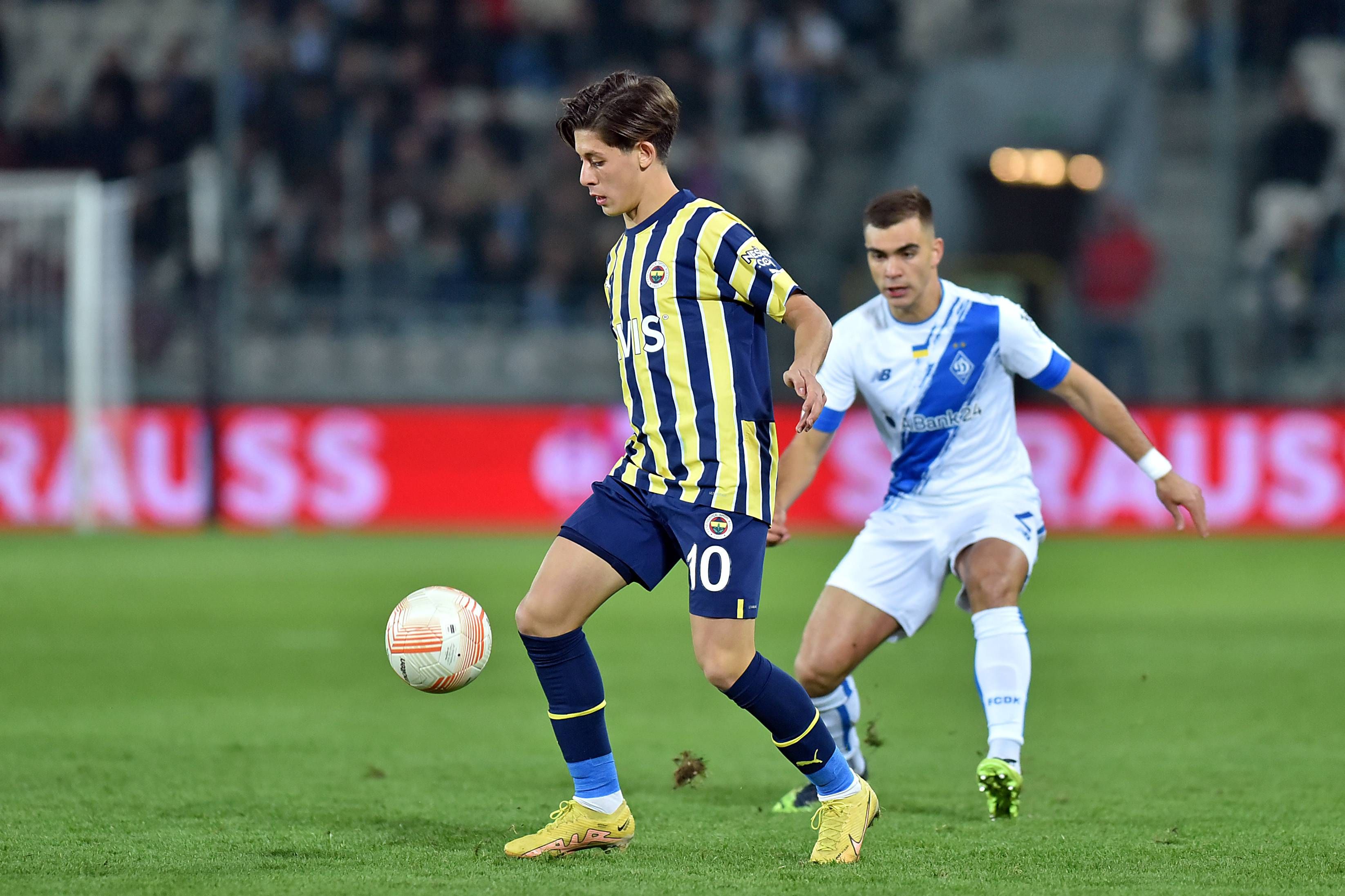  Arda Güler, en un partido con el Fenerbahce.