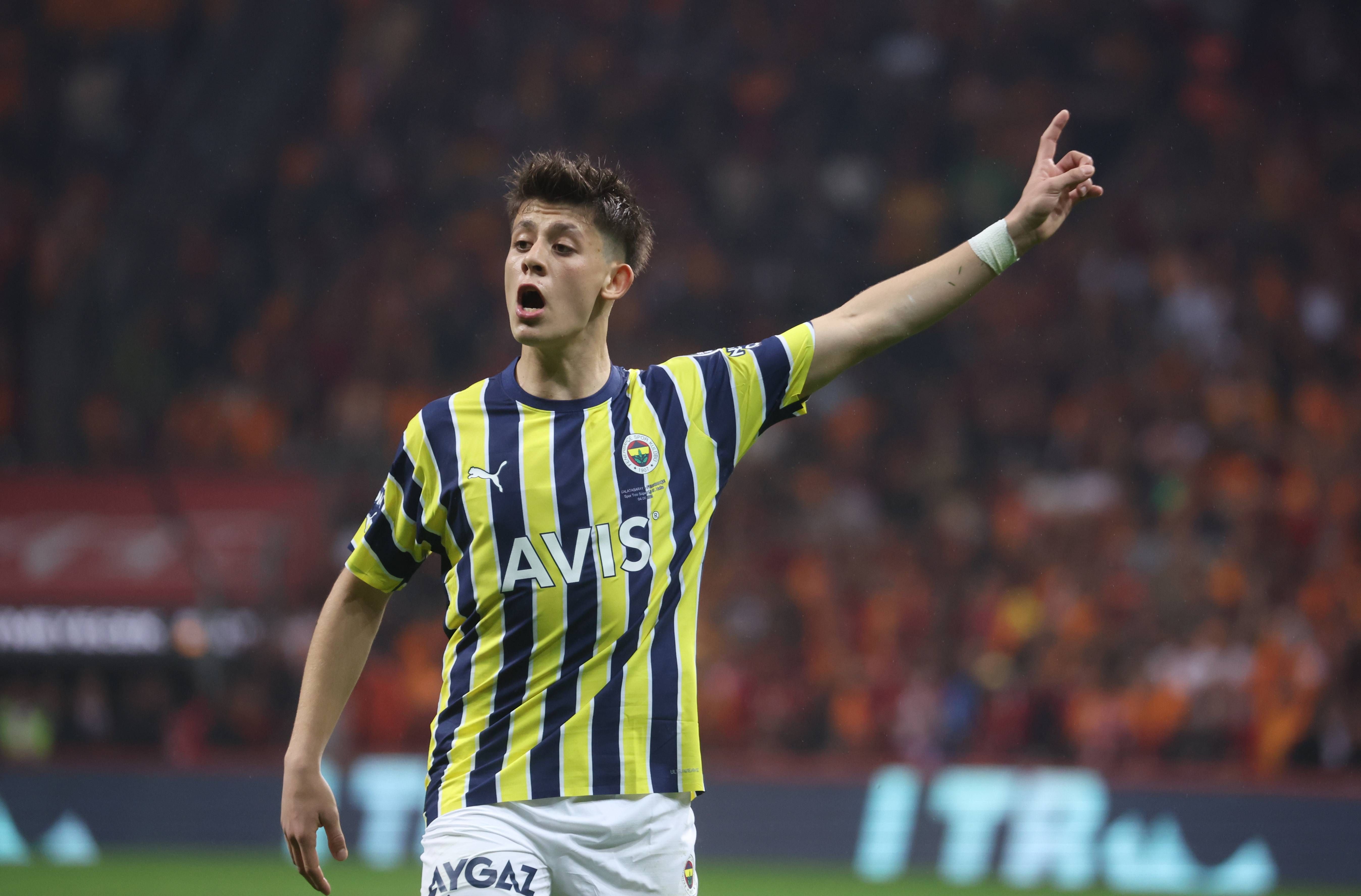 Arda Güler, en un partido del Fenerbahçe (Foto: Cordon Press).