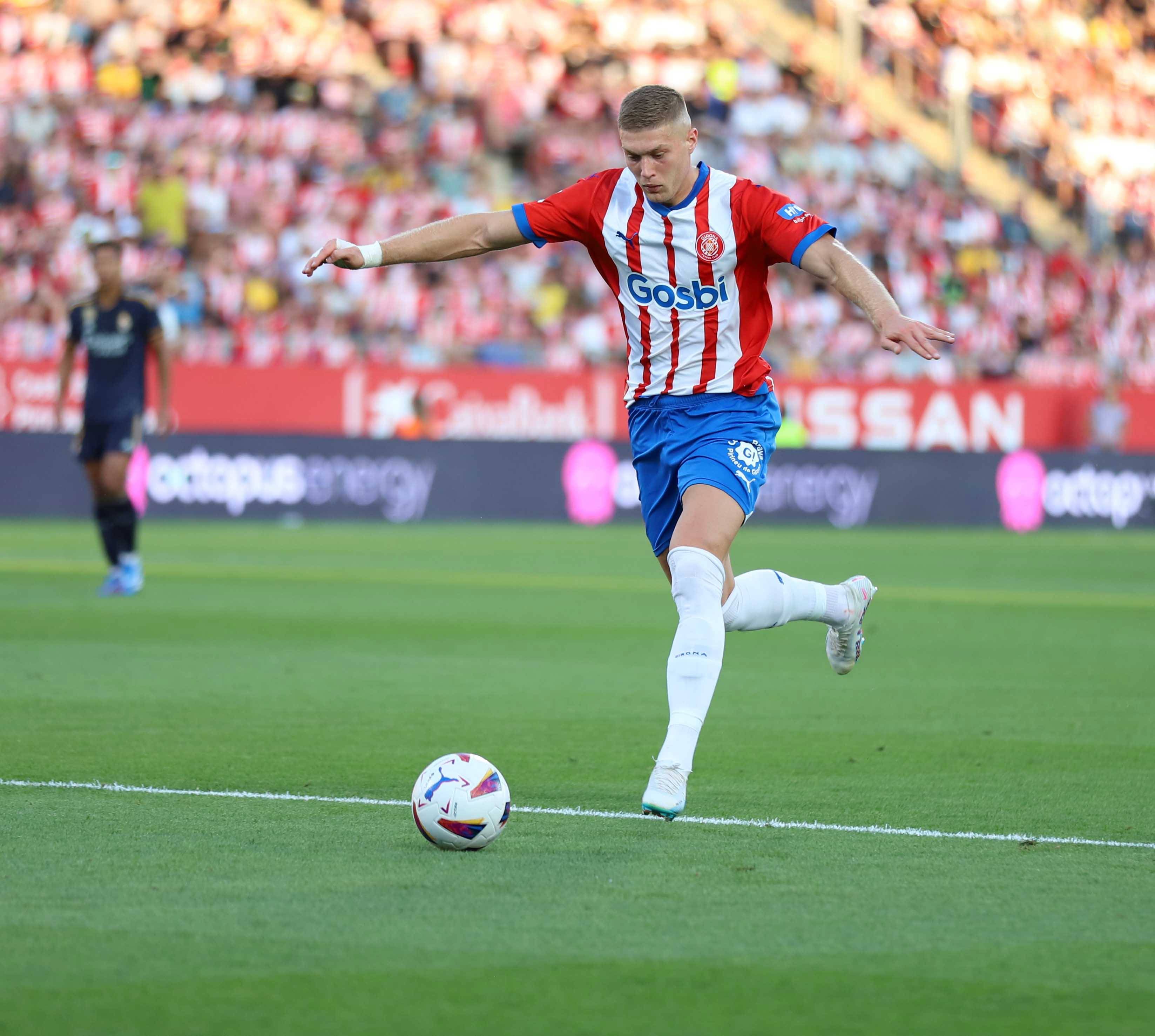  Artem Dovbyk dispara en el Girona-Real Madrid.