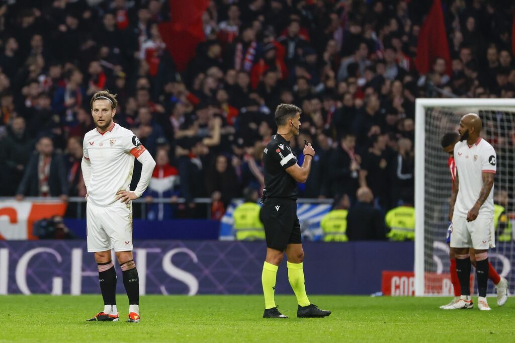  Gil Manzano, en el Atlético-Sevilla.