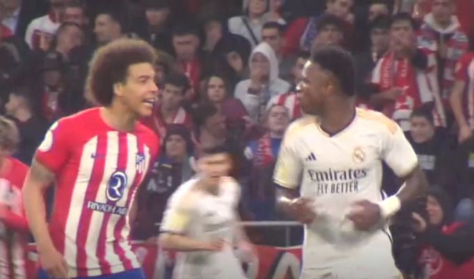  Axel Witsel le recrimina a Vinicius su acción