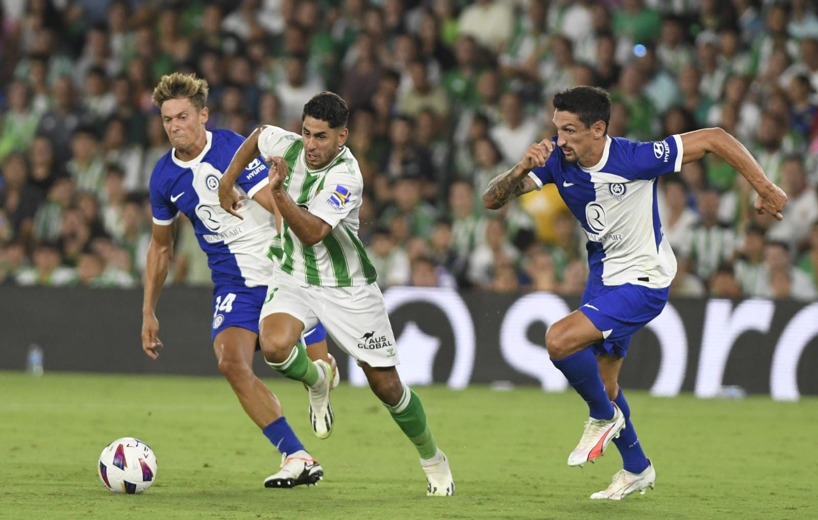 Ayoze, ante el Atlético de Madrid, en la primera vuelta