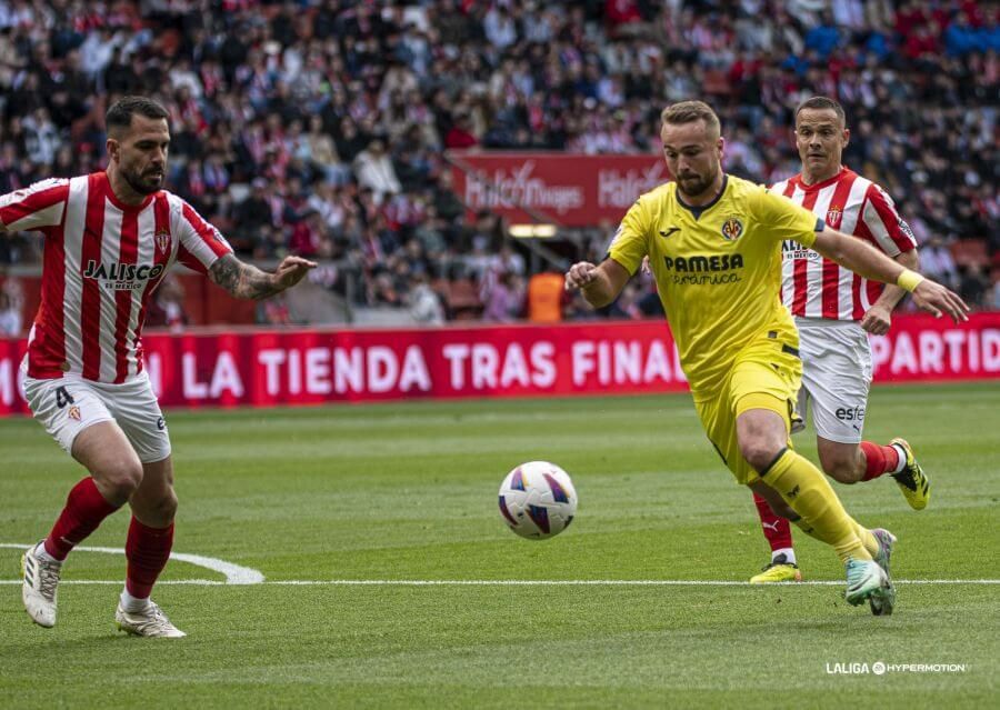 Insua, en el duelo ante el Villarreal B.