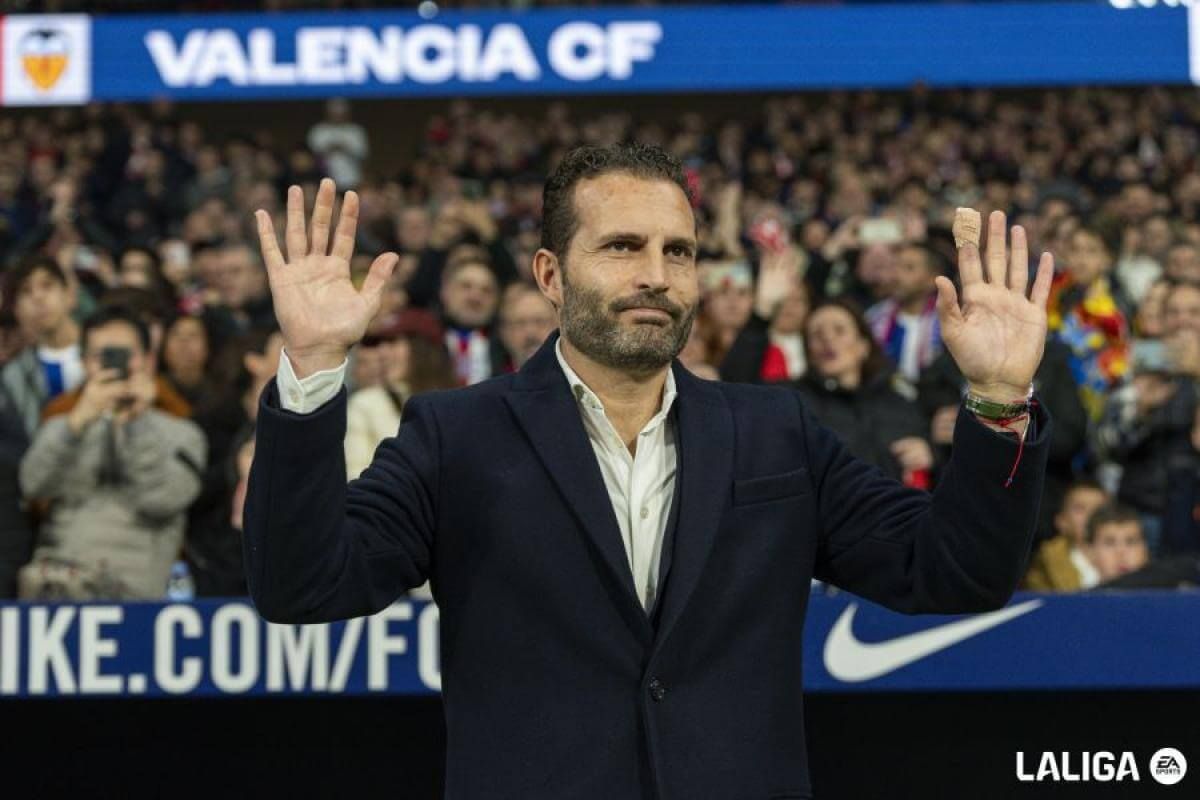  Baraja saluda a Mestalla