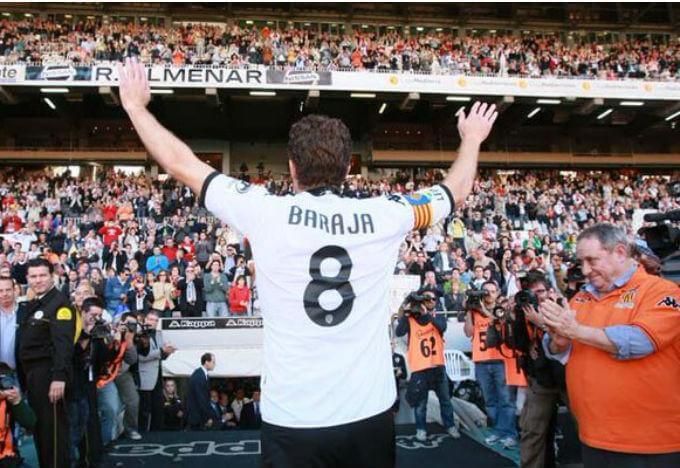  Baraja saluda a Mestalla