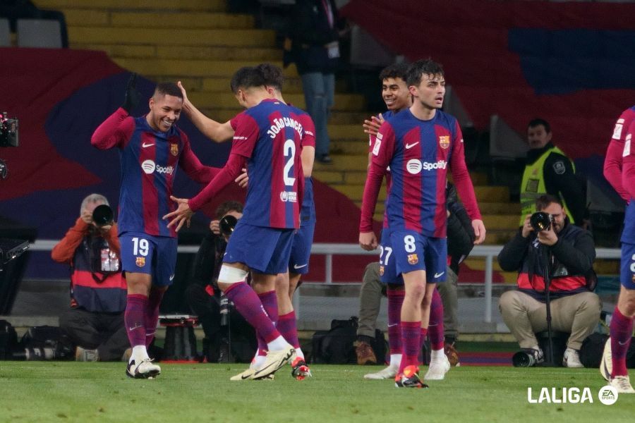 Celebración del Barcelona ante Osasuna tras el gol de Vítor Roque (Foto: LALIGA).