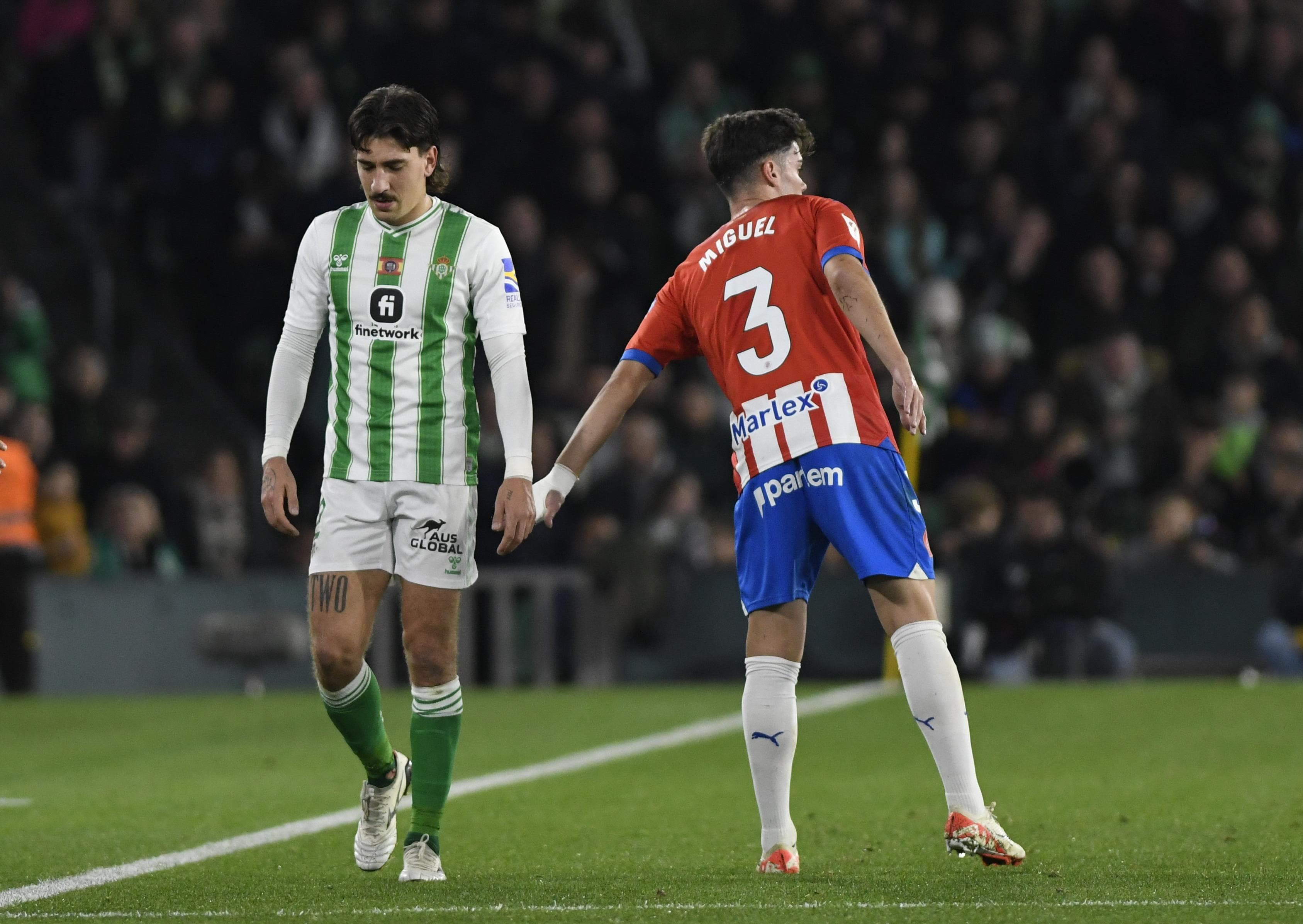  Bellerín, lesionado ante el Girona