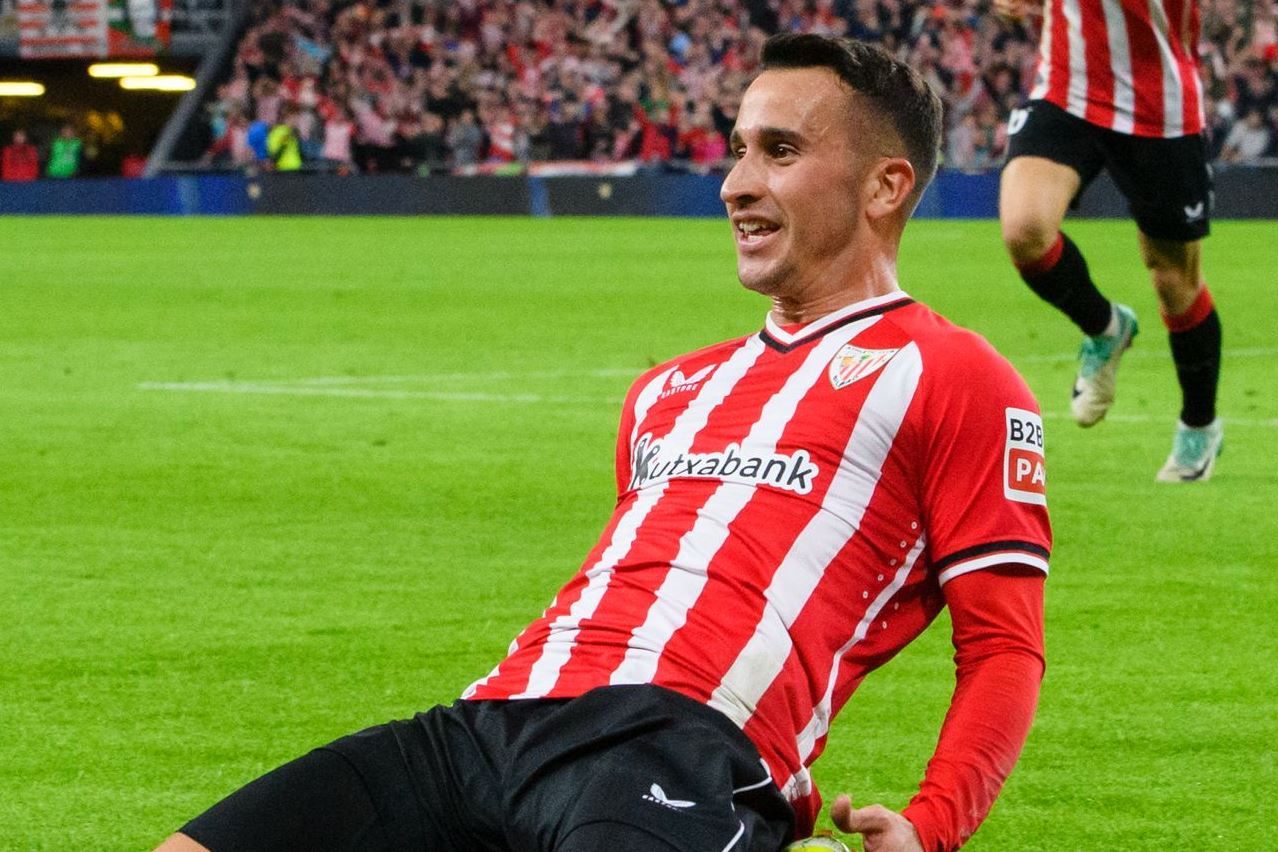  Doblete de Alex Berenguer en el derbi vasco ante la Real Sociedad de Imanol en San Mamés.