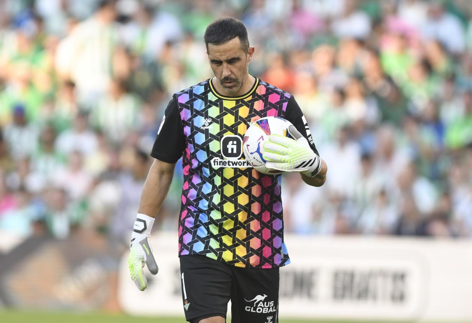  Claudio Bravo es el portero más experimentado de LALIGA EA SPORTS.