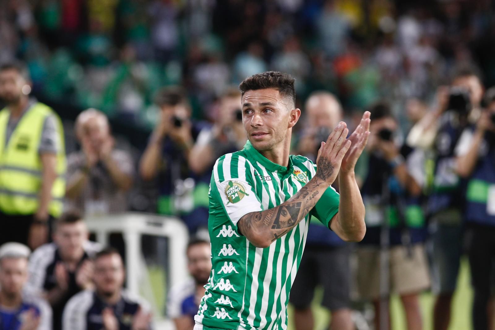 Rubén Castro con la camiseta del Real Betis (foto: Kiko Hurtado).