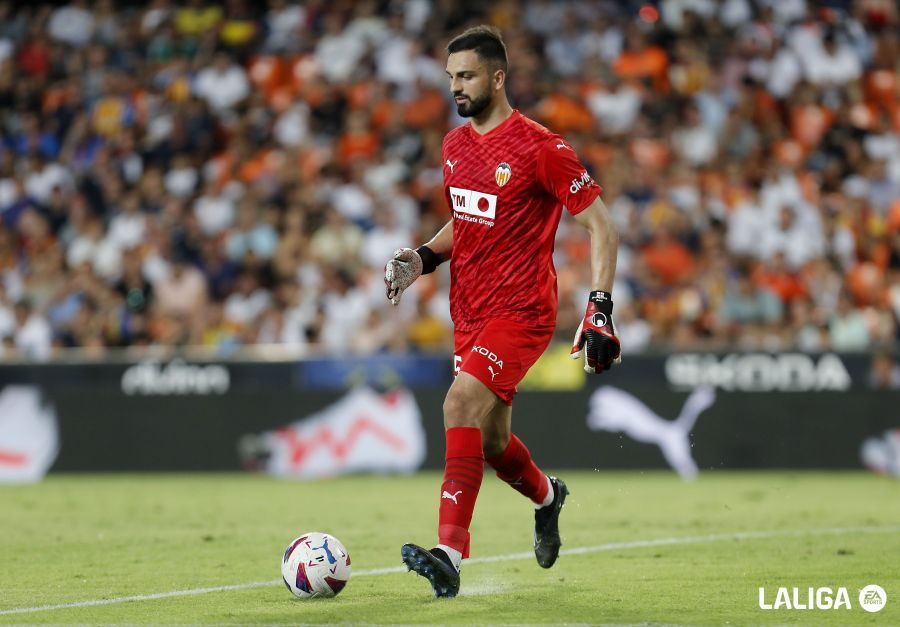 Mamardashvili ante Las Palmas en Mestalla..