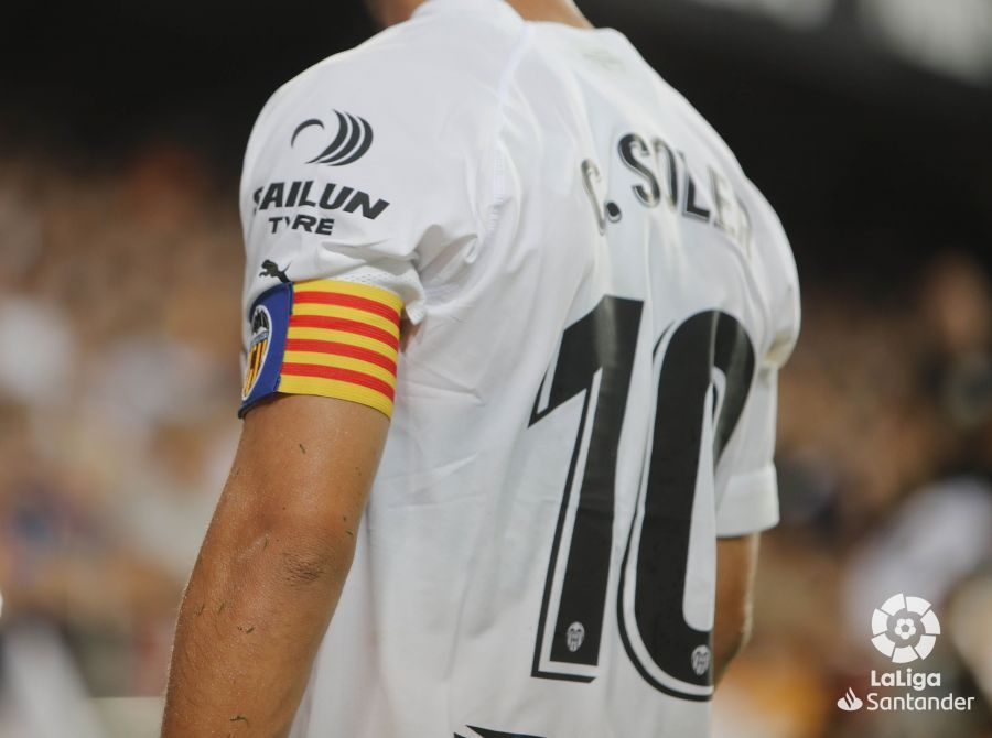  Carlos Soler ante el Atlético