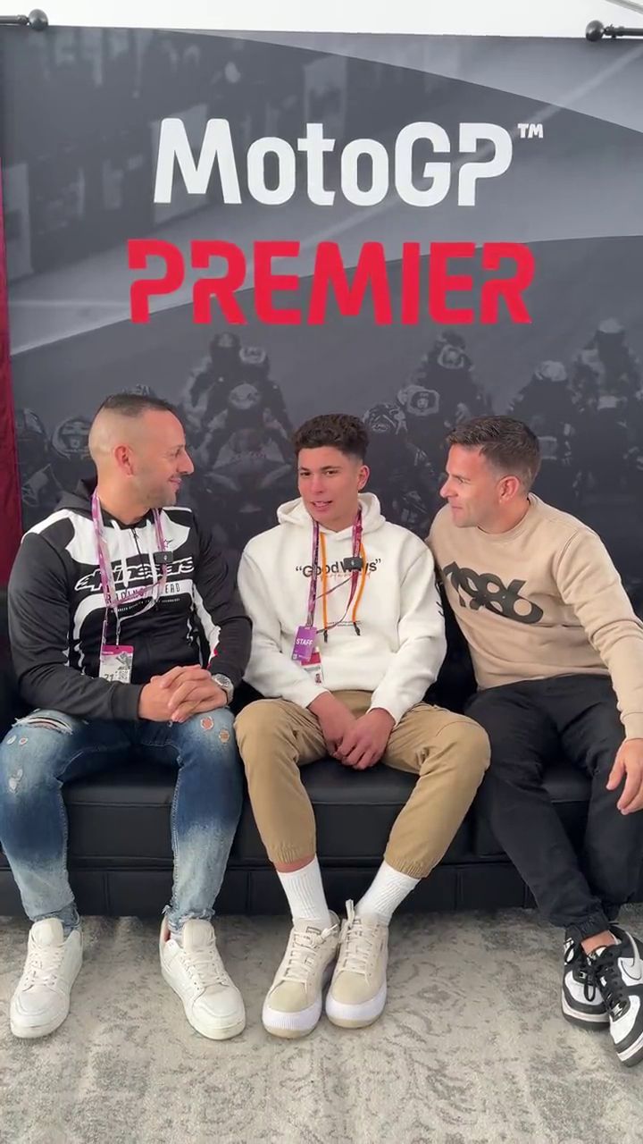  Carlos Tatay, junto a Raúl Castañeda y Ángel Gaitán. (X)