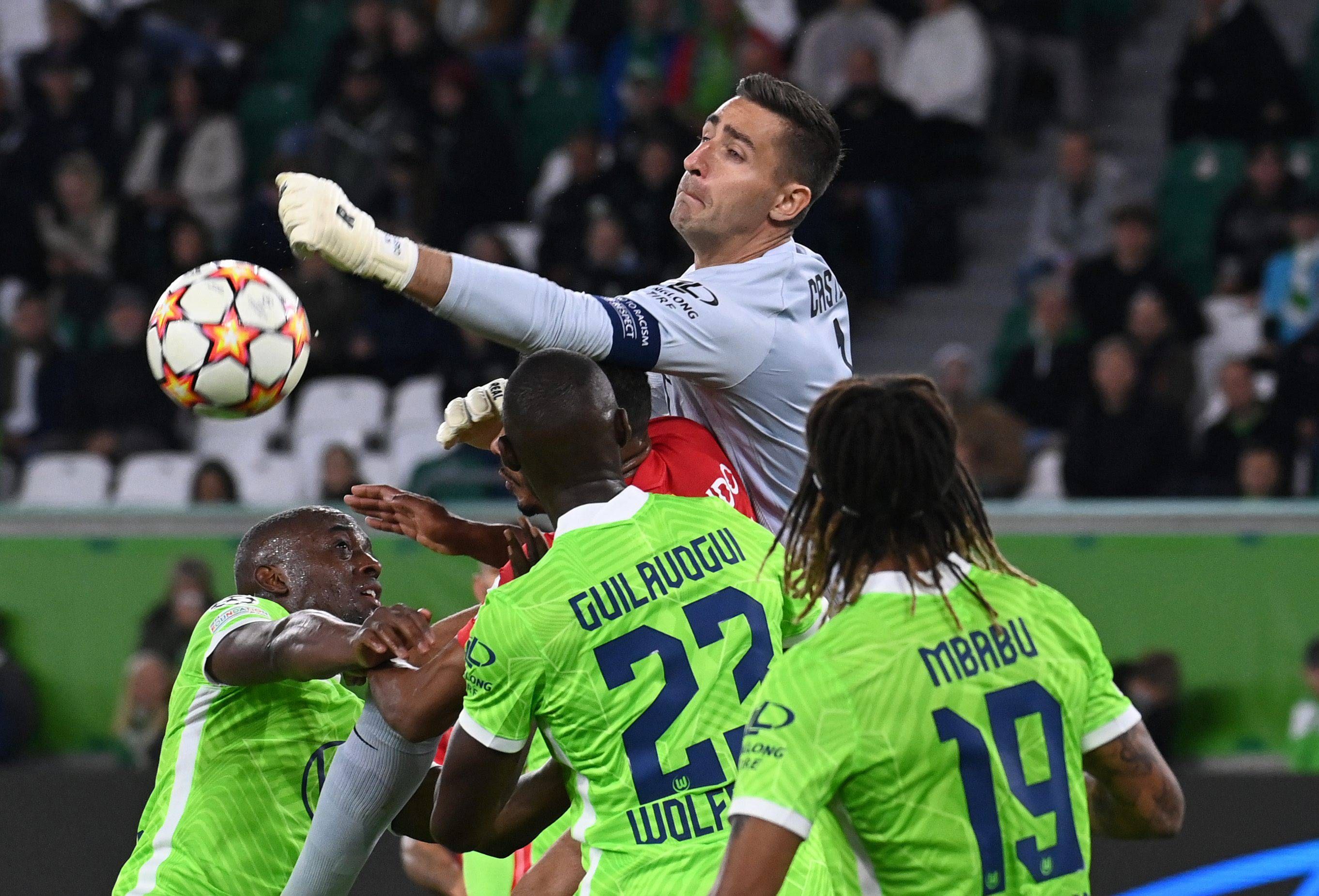 Casteels, en el Wolfsburgo-Sevilla.