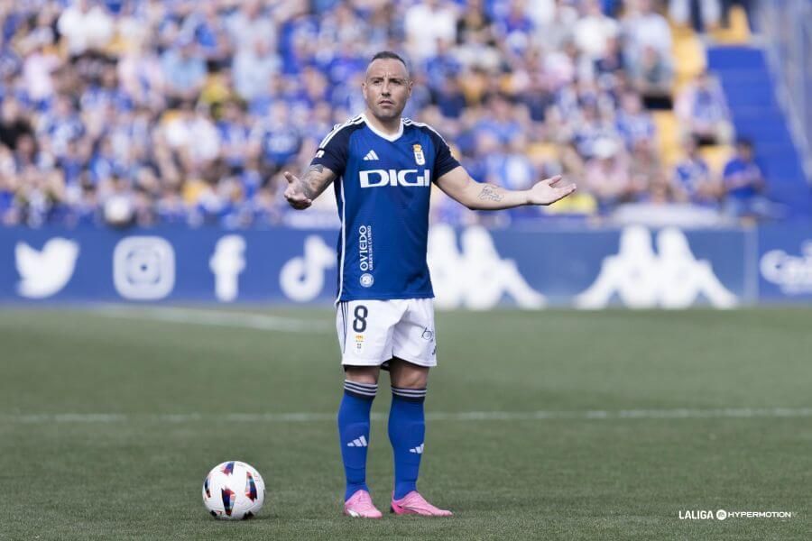 Cazorla, durante el Alcorcón - Real Oviedo.