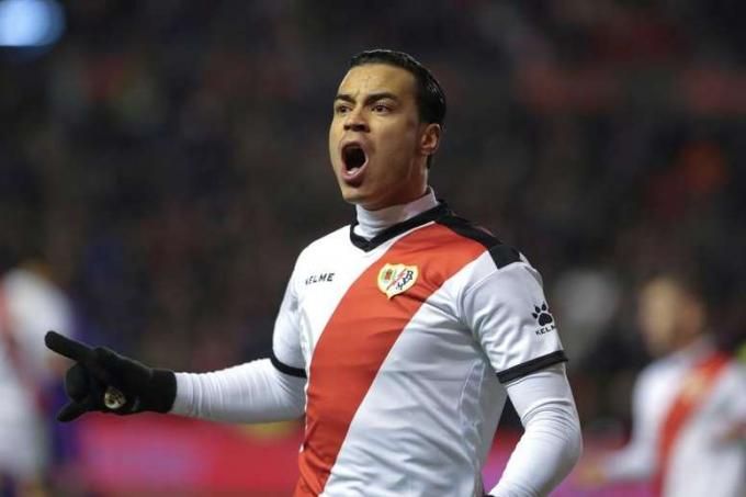  Raúl de Tomás, delantero del Rayo Vallecano.