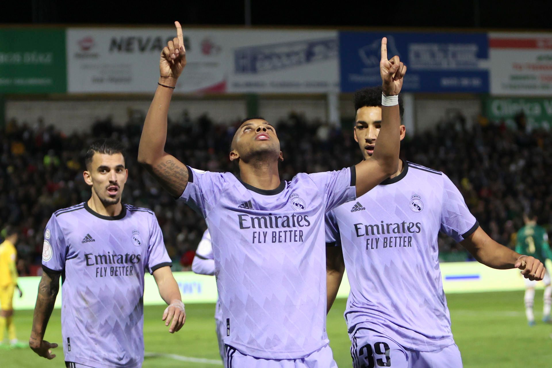  Rodrygo celebra su gol en el Cacereño-Real Madrid de Copa del Rey (FOTO: EFE).