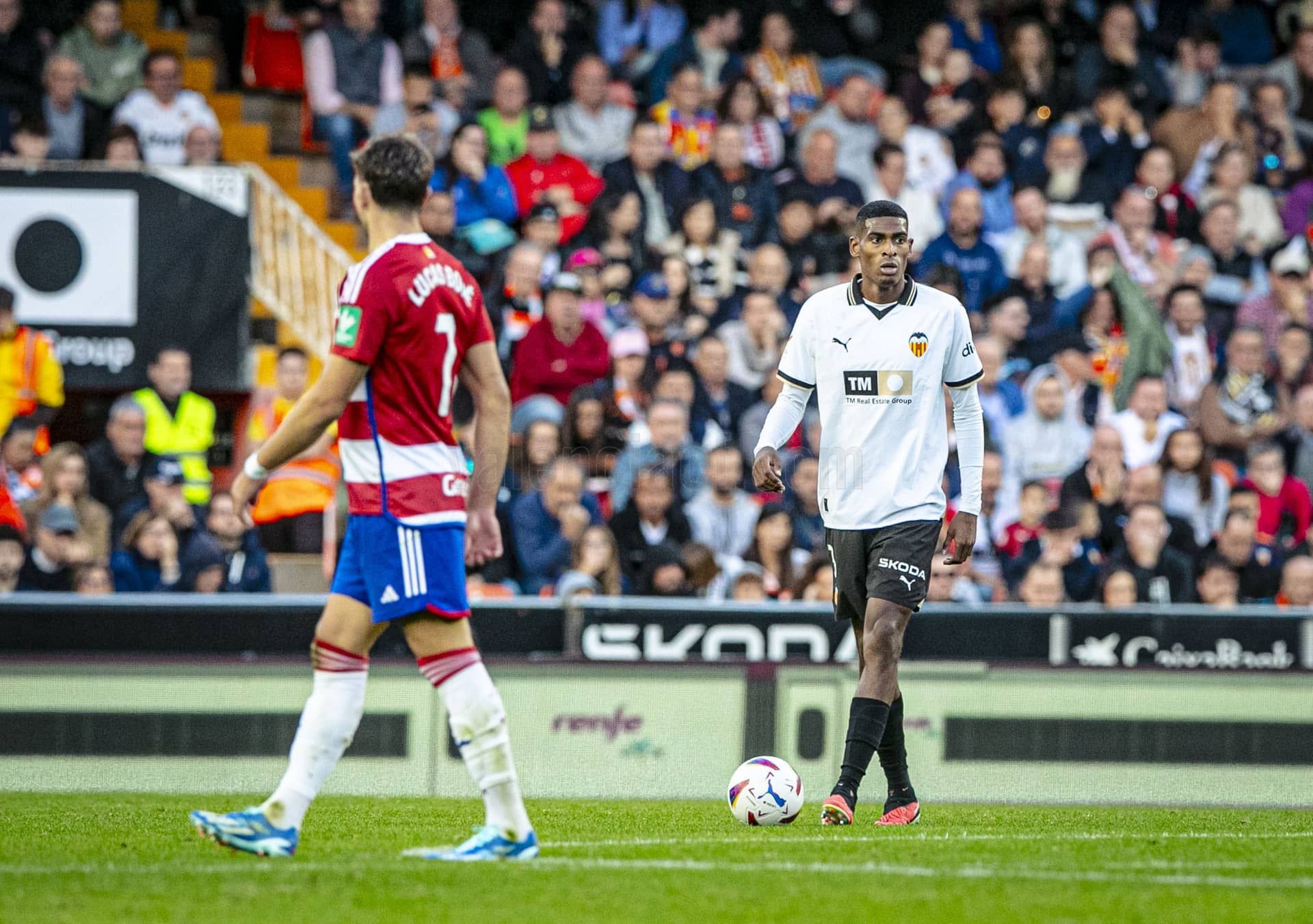 Cristhian Mosquera, ante el Granada CF.