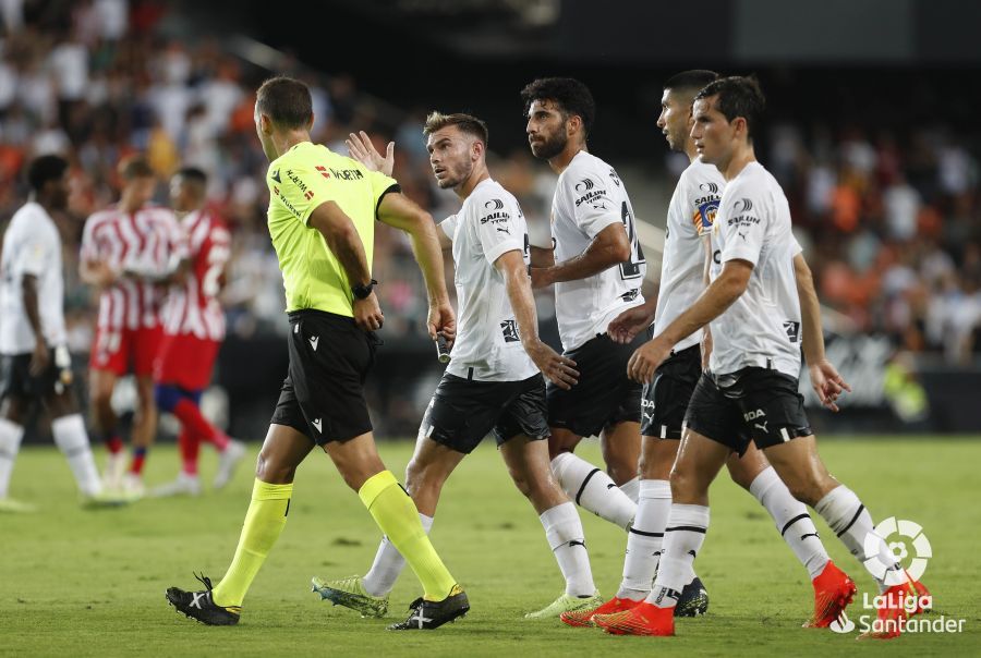  Cuadra Fernández va a ver el VAR