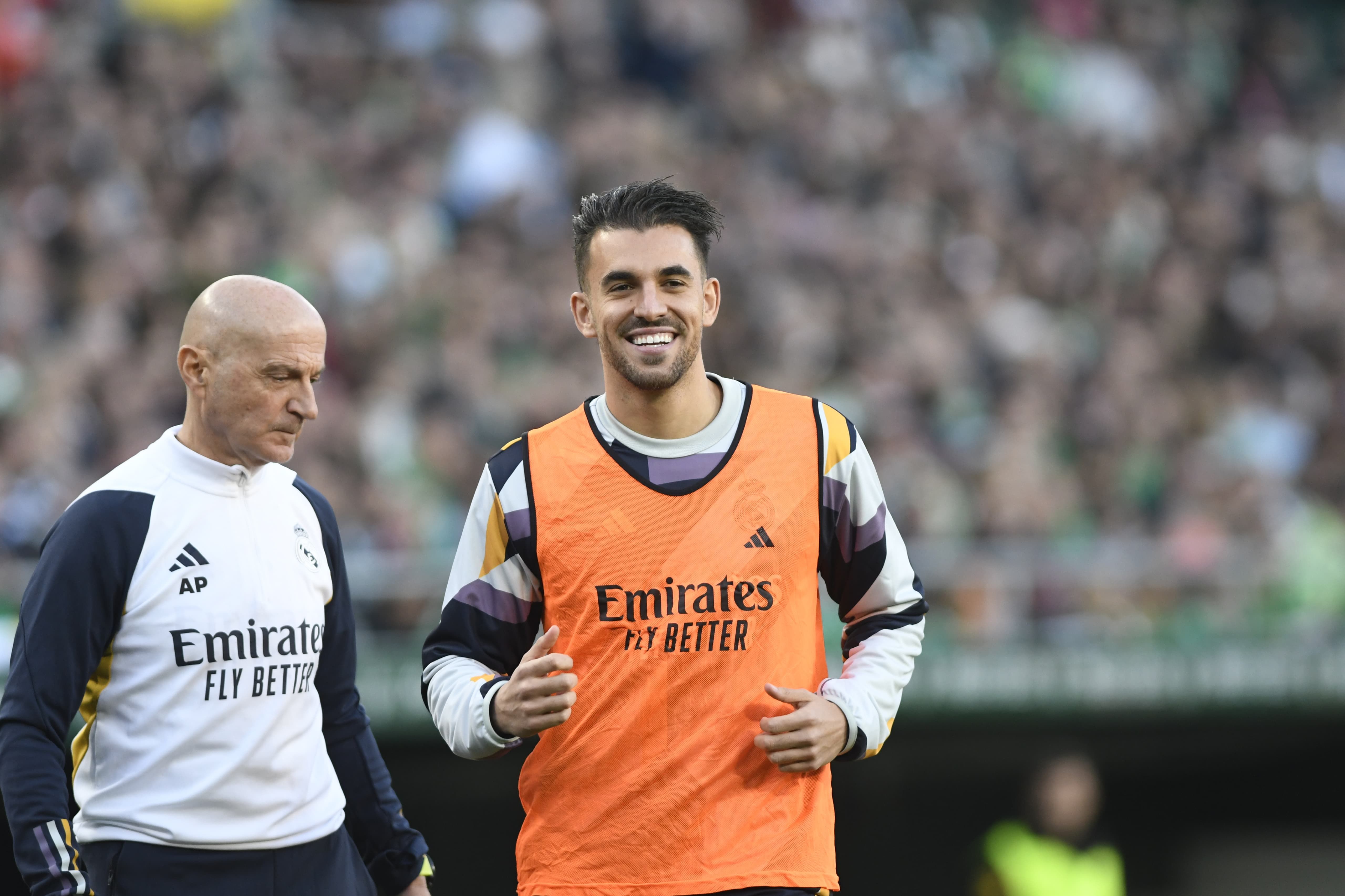  Dani Ceballos se ríe cuando le cantan comepipas