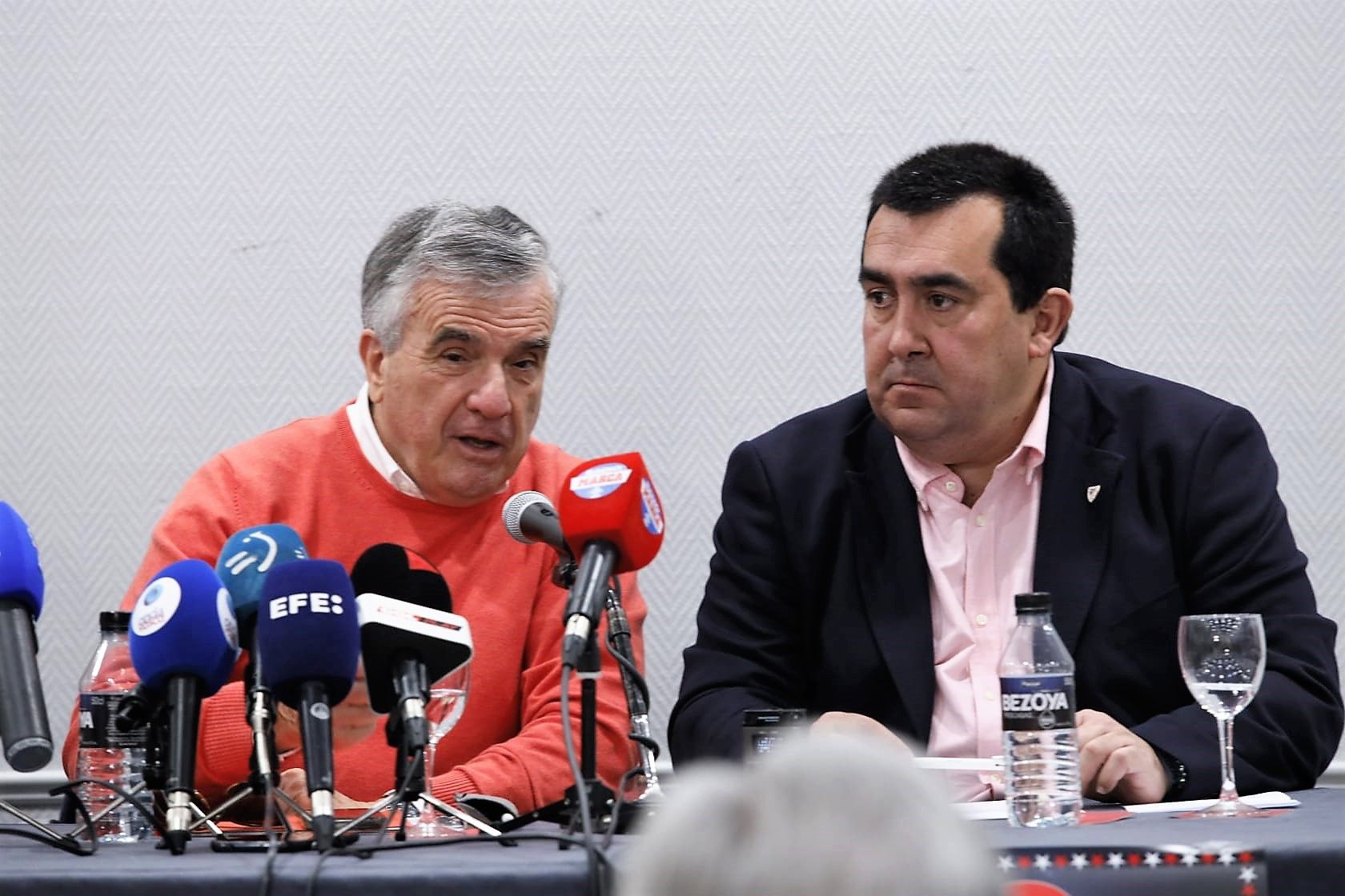 Dani con Iñigo Crespo en la presentación de la Gala del Athletic campeón de 1983.