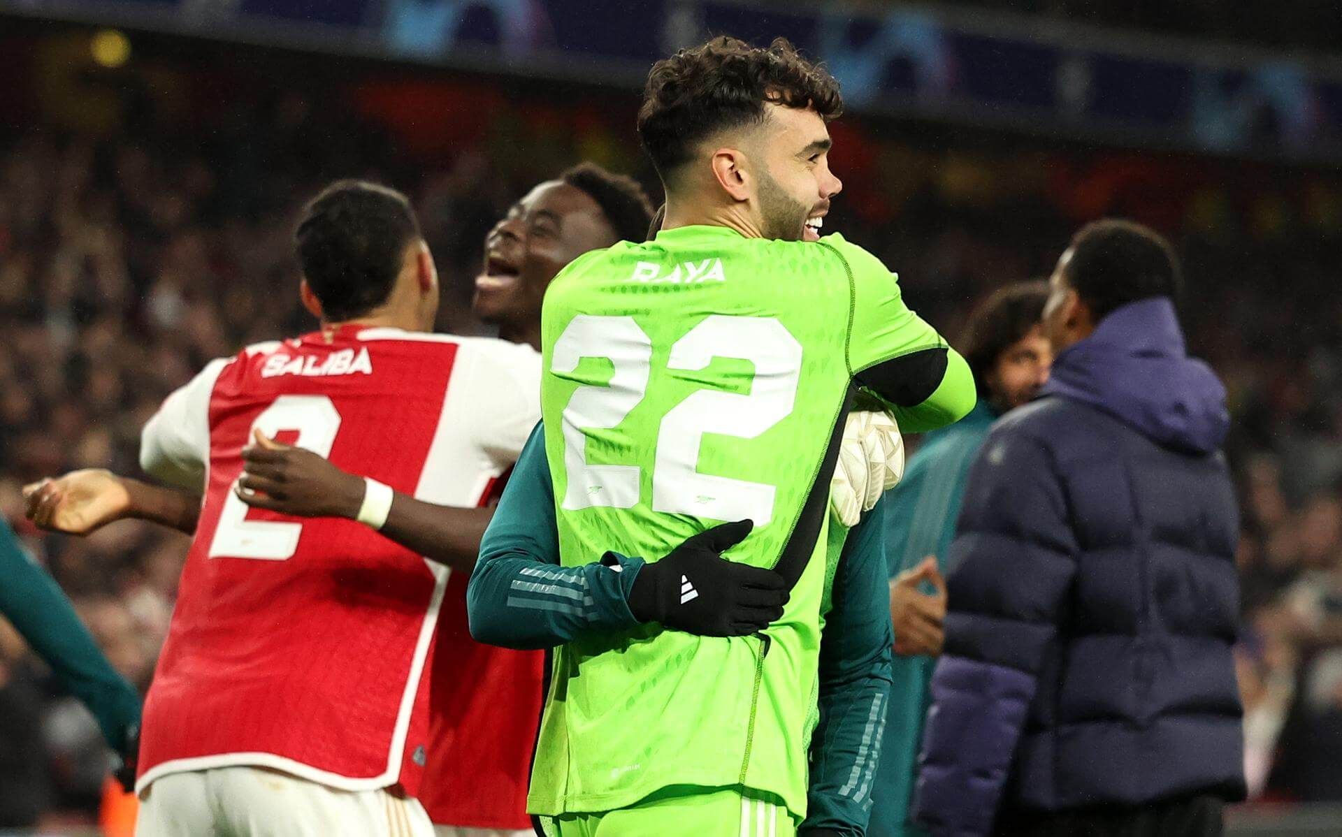  David Raya celebra el pase a cuartos del Arsenal.