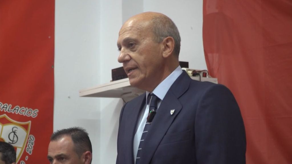  Del Nido, en su conferencia en la Peña Sevillista de Los Palacios.