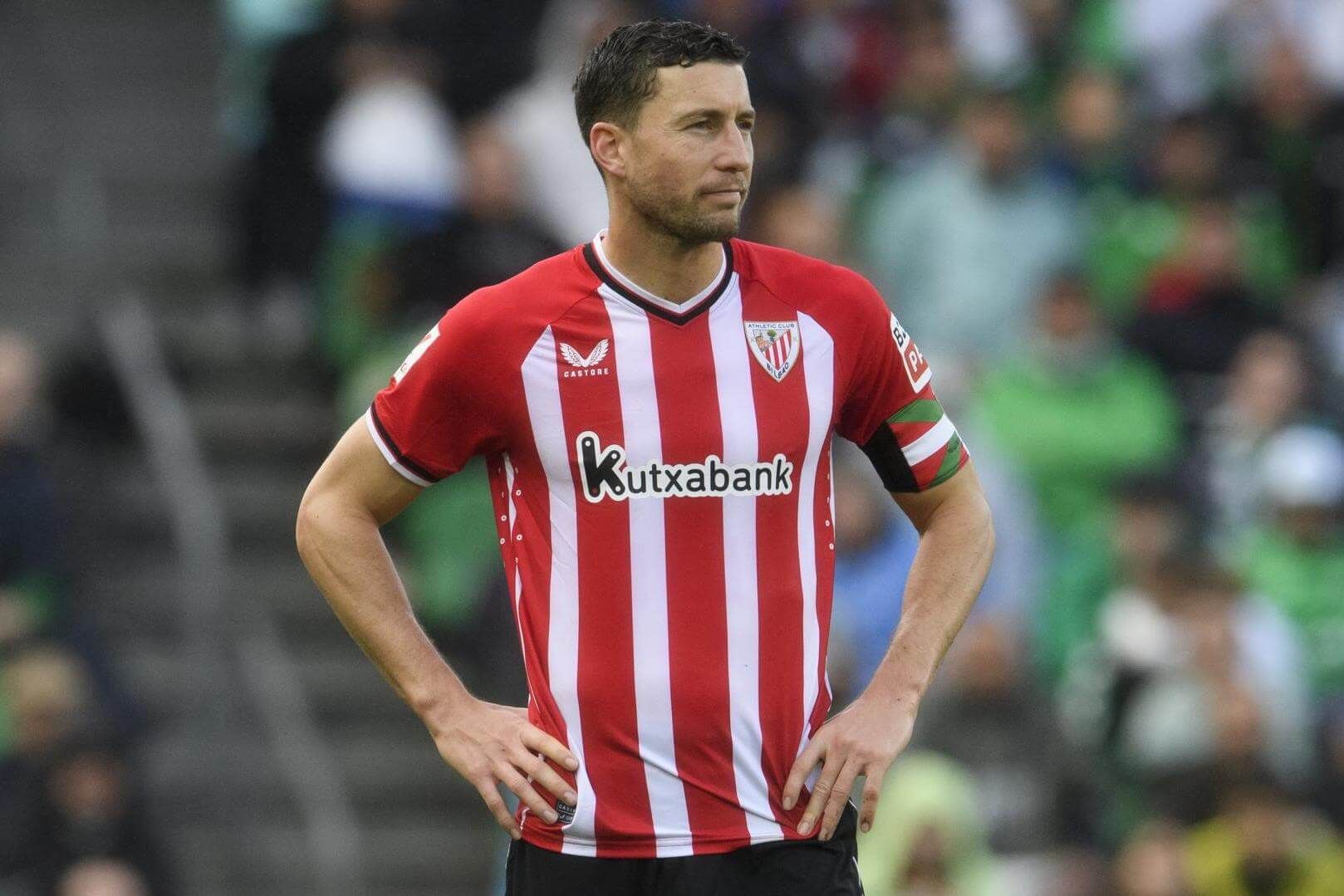 De Marcos, serio ante el Betis en el Villamarín.