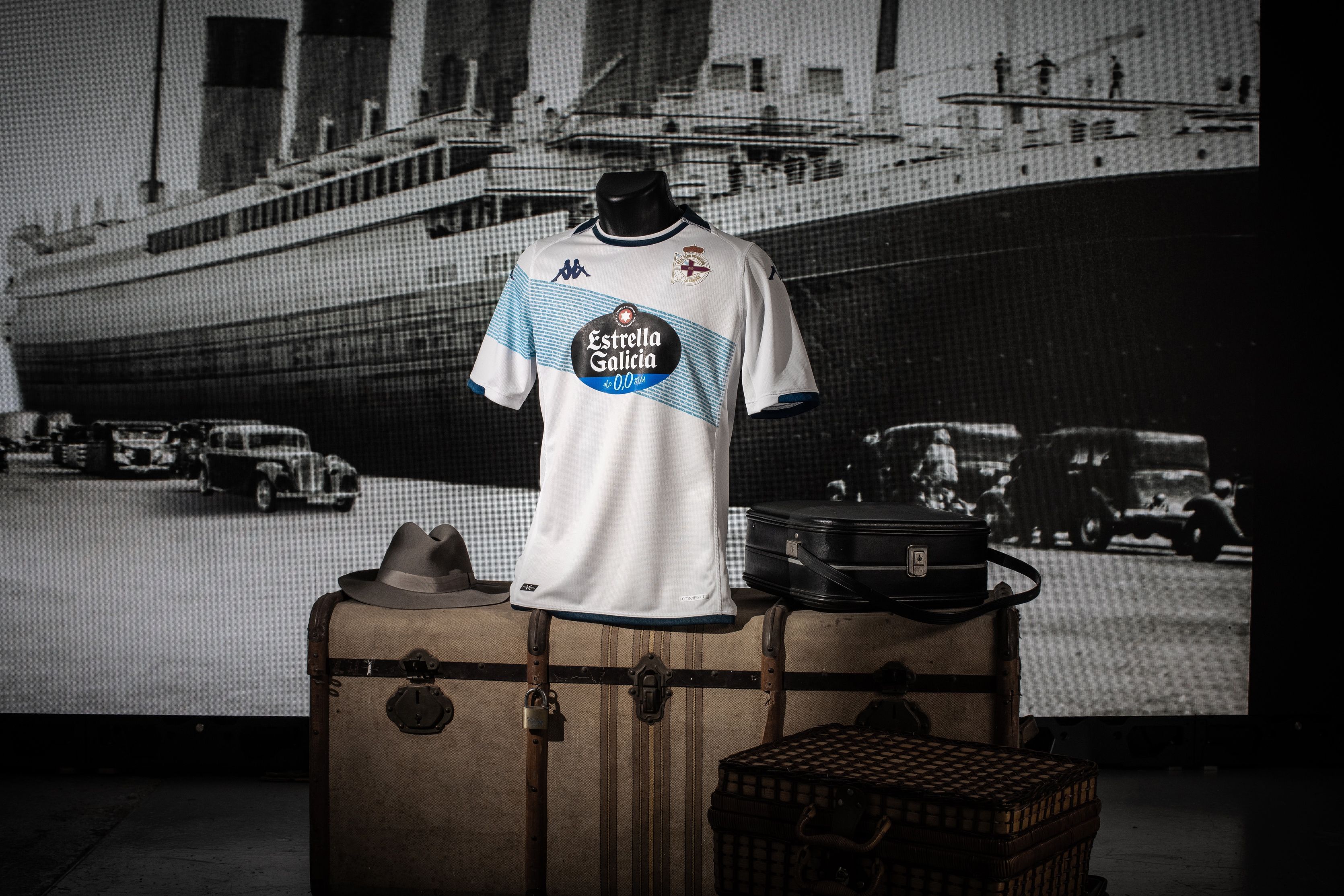  Así es la nueva camiseta 'A DÉ migración' del Deportivo, la alternativa para el curso 23/24