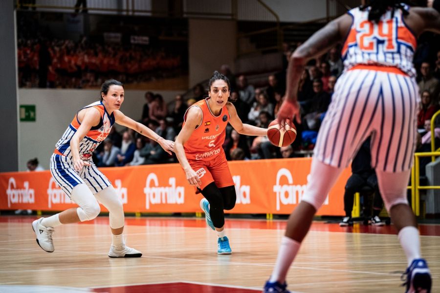  Derrota en la orilla en la pista de Beretta Famila Schio (77-72)