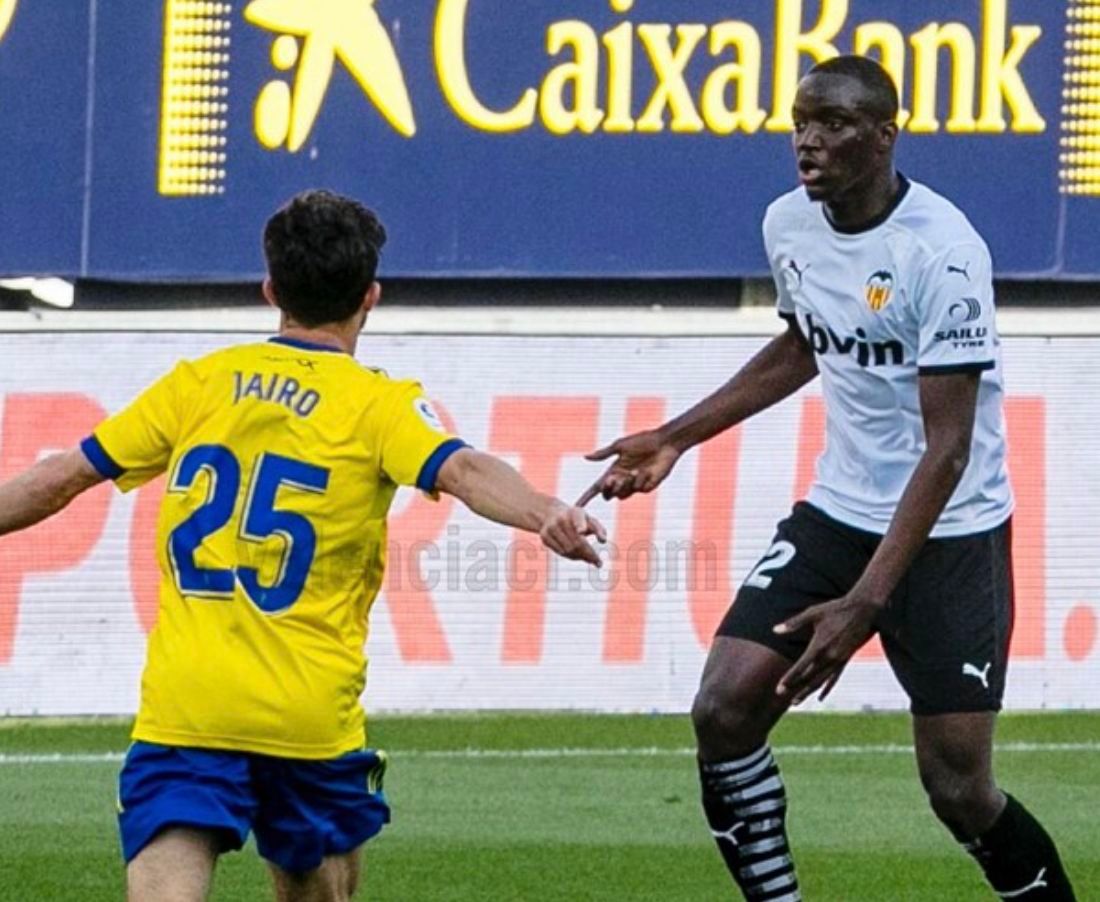 Diakhaby recibe un insulto racista en el Valencia-Cádiz