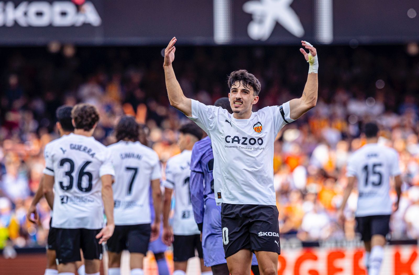 Diego López celebra su gol ante el Real Madrid