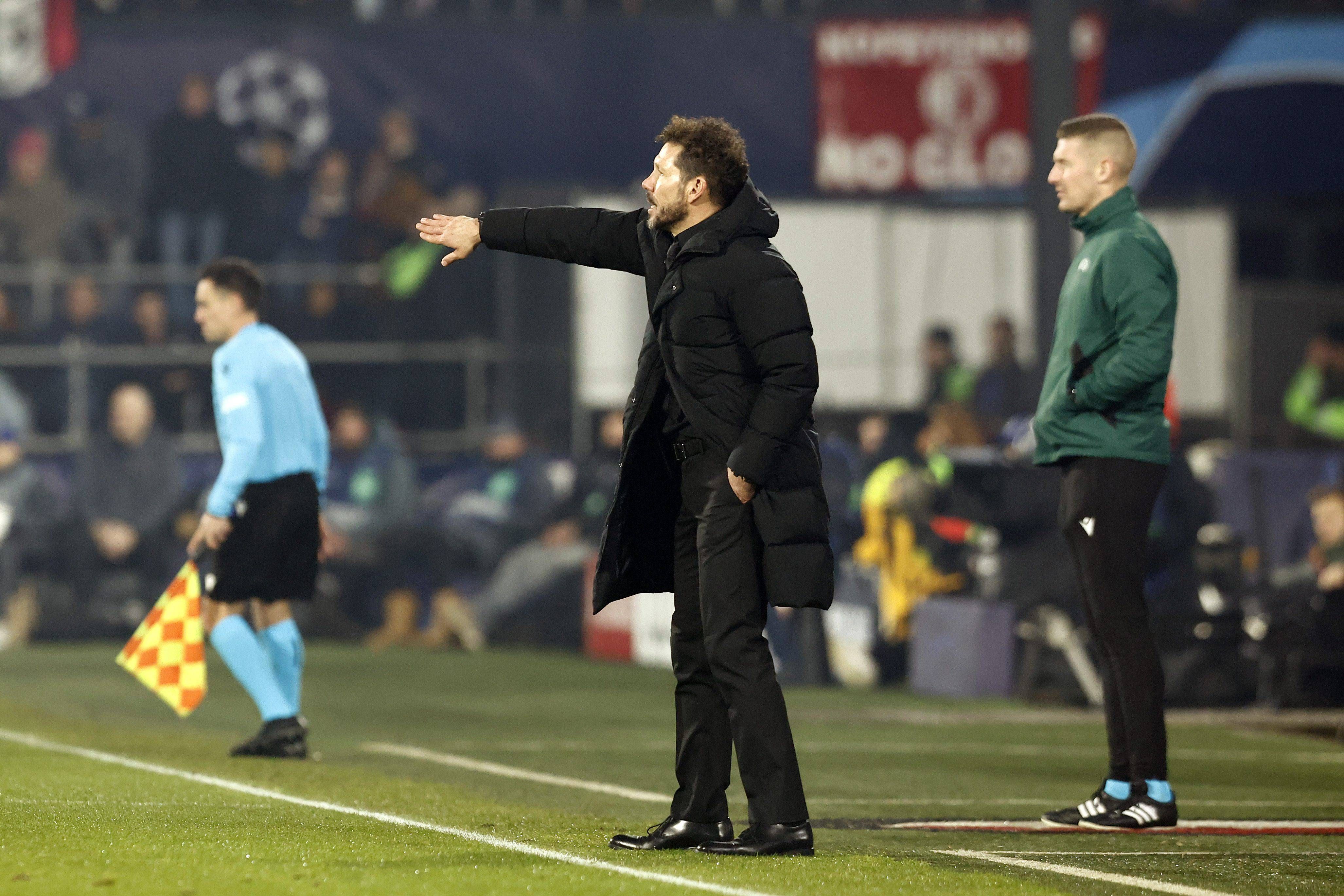  Diego Pablo Simeone, durante el partido frente el Feyenoord. (Fuente: Cordon Press)