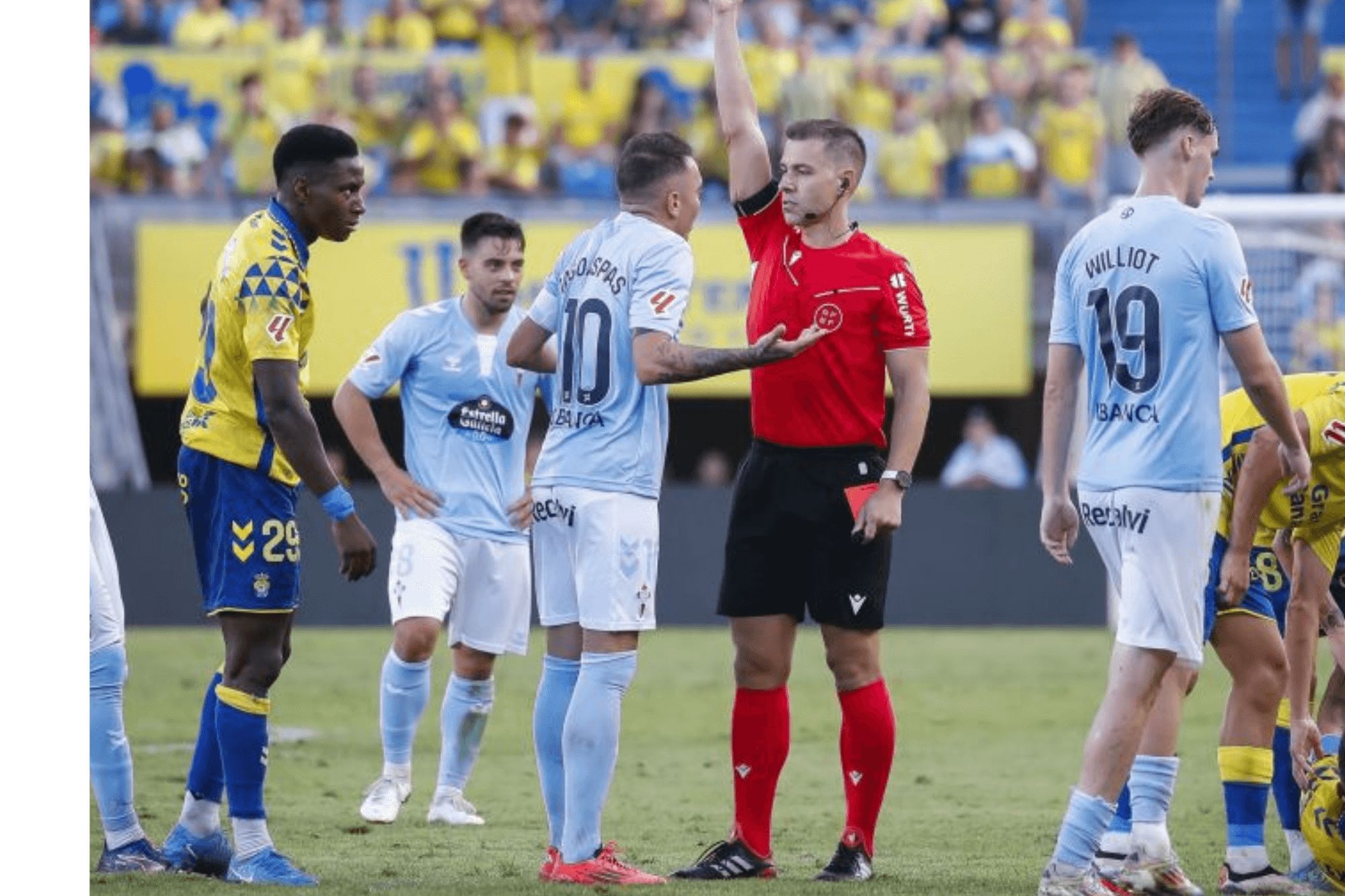  Cordero Vega expulsó a Iago Aspas.