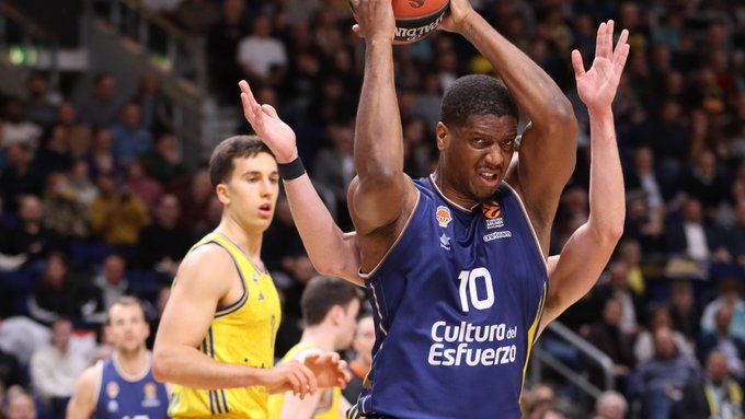 Dominio desde la defensa del Valencia Basket para ganar en la pista del ALBA Berlín (66-81)