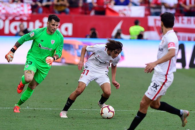  Bryan Gil, jugando con el Sevilla.