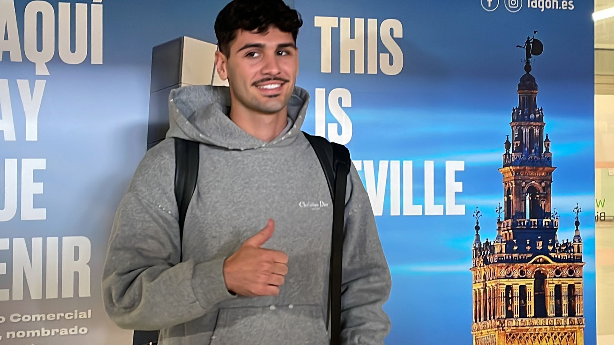  Johnny Cardoso, a su llegada a Sevilla.