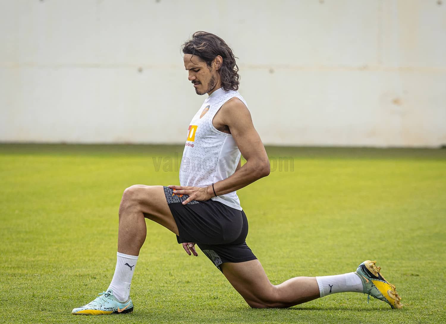  Edinson Cavani, en un entrenamiento en Paterna.