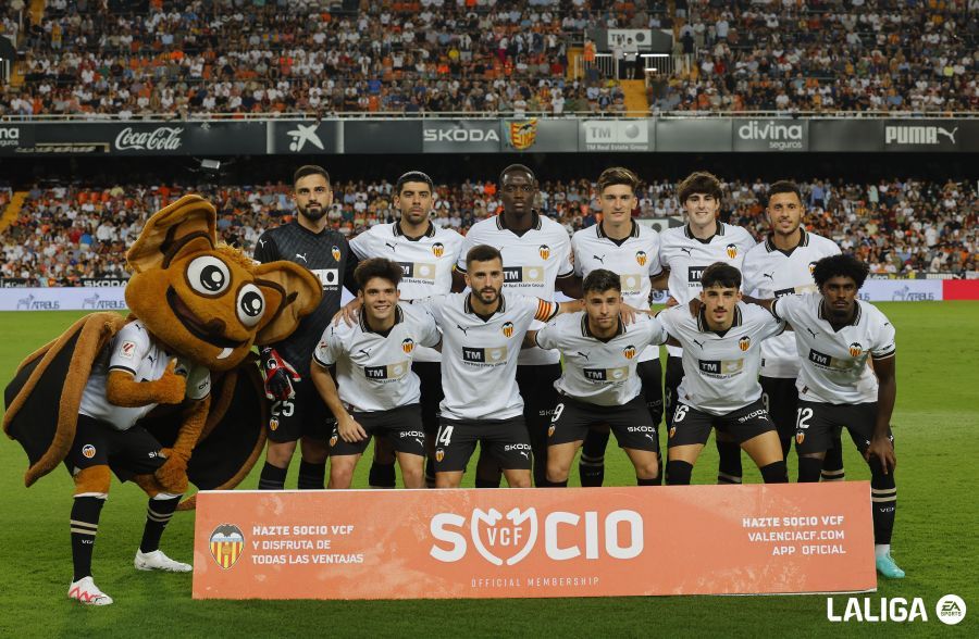 El once titular del Valencia CF contra la Real Sociedad.