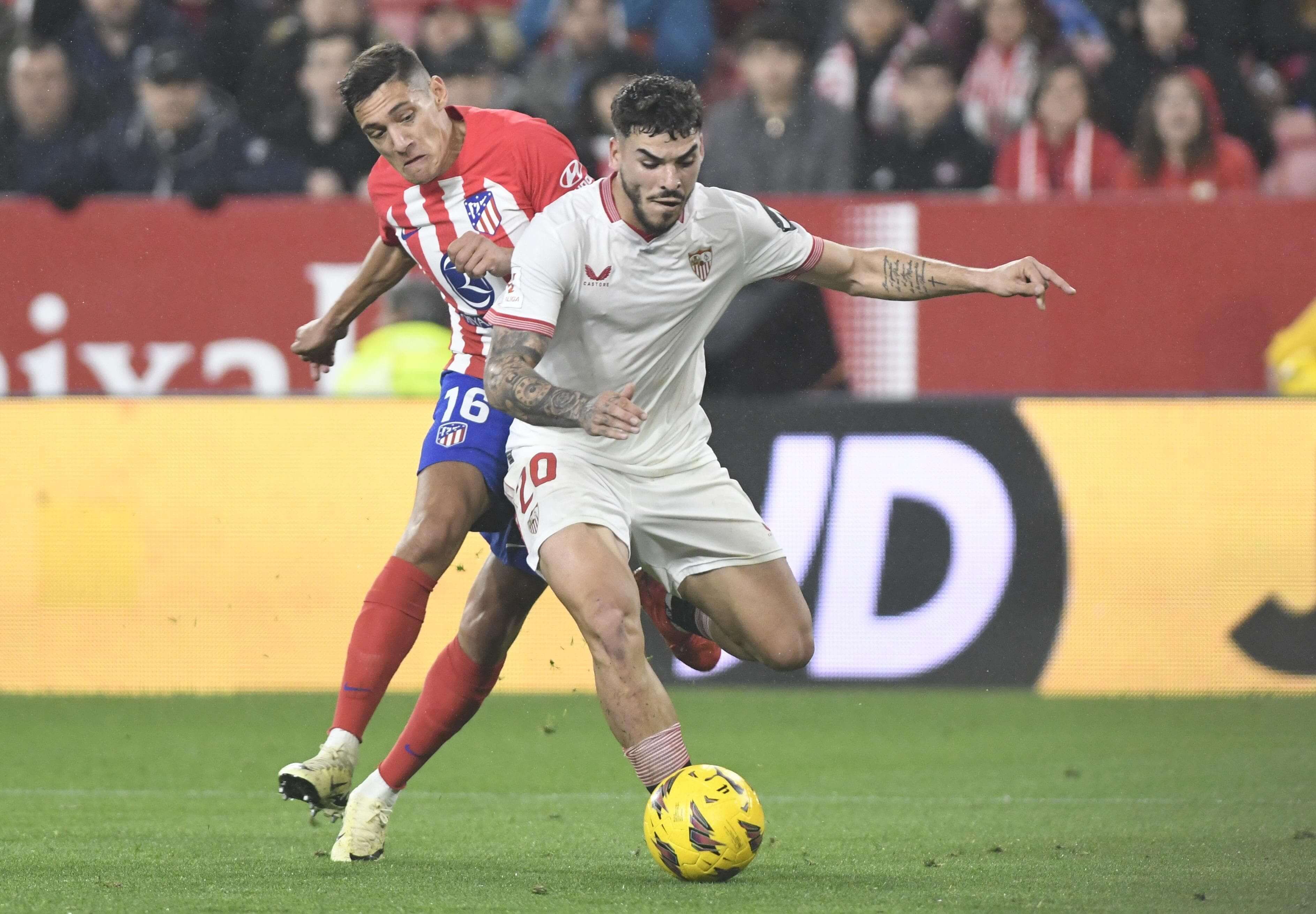 El penalti que reclamó Isaac Romero (Foto: Kiko Hurtado)