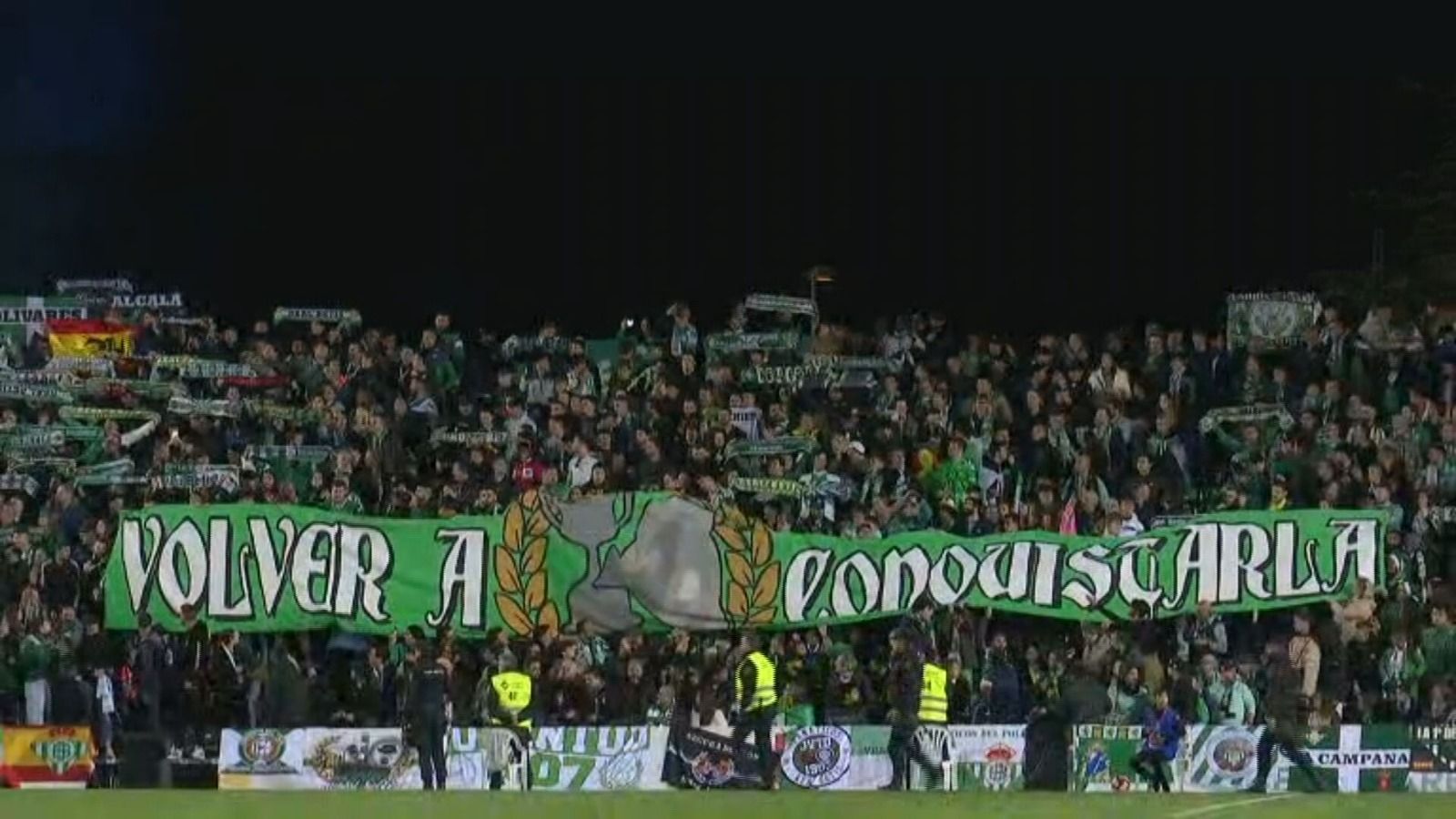  El tifo de la afición del Betis.