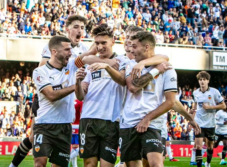  El Valencia CF quiere darle a Mestalla un fin de centenario a la altura