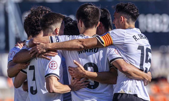 El VCF Mestalla gana al Manresa