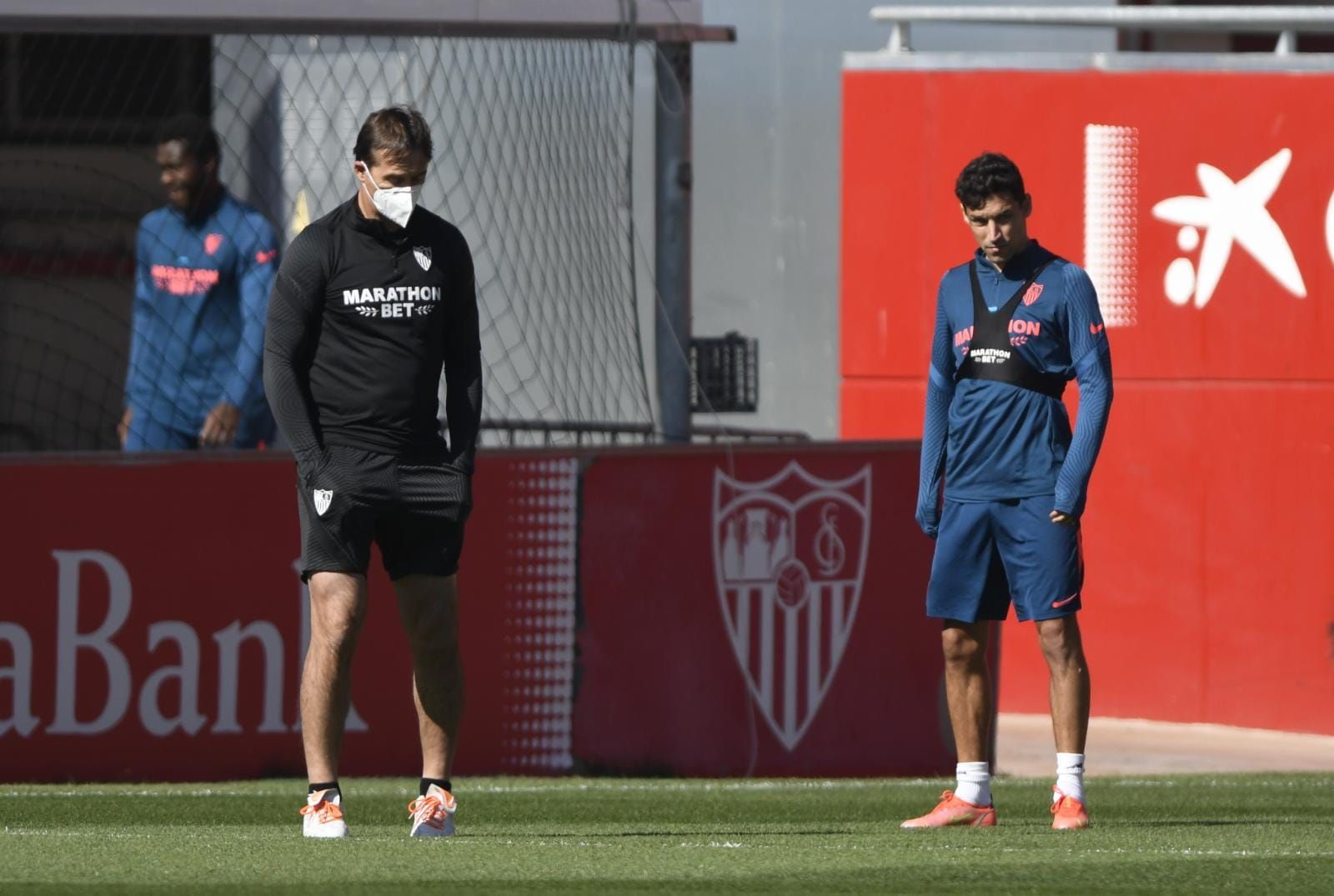 Lopetegui, junto a Jesús Navas, en el entrenamiento de este martes.