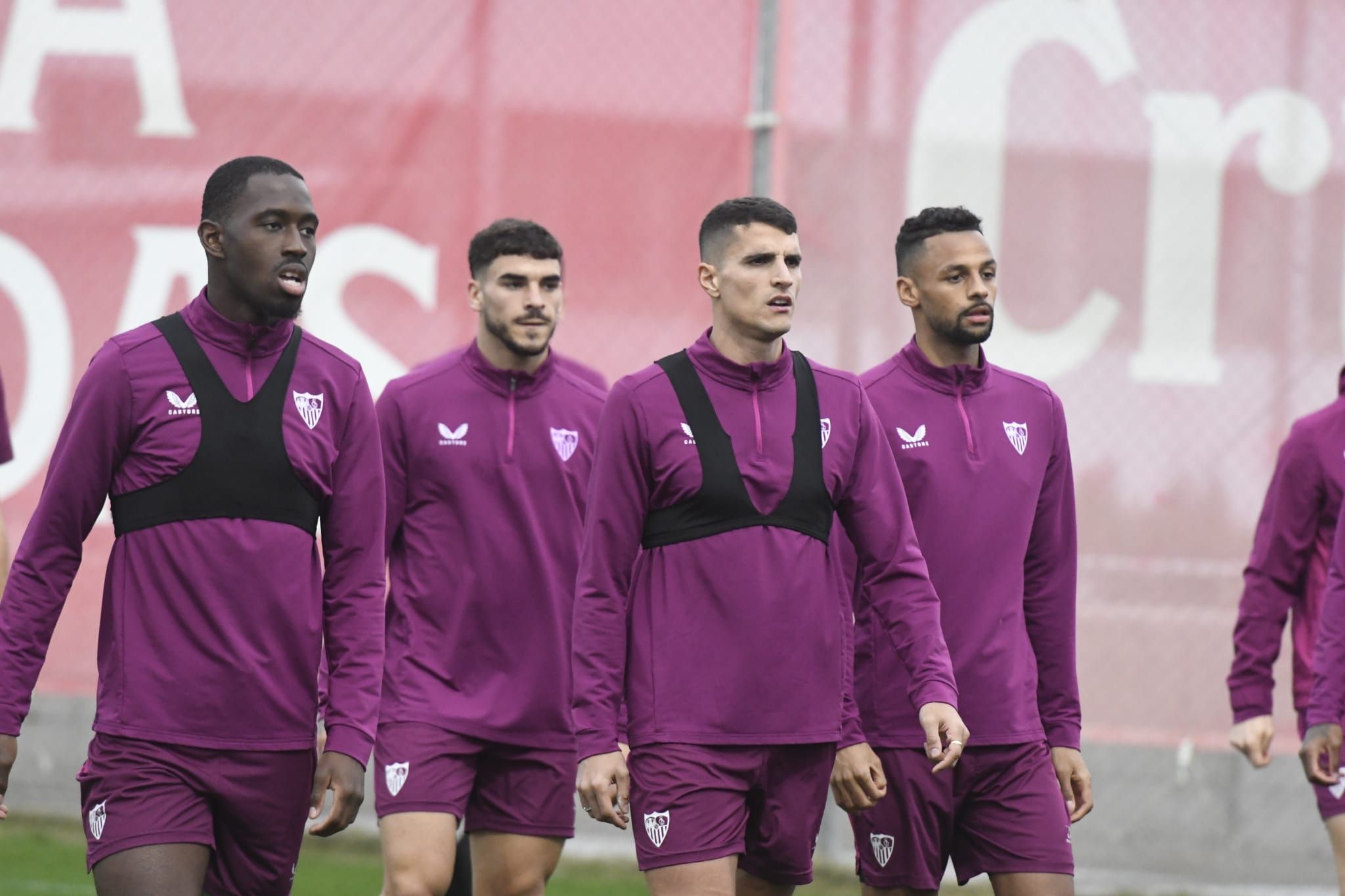Soumaré, Isaac Romero, Lamela y Sow, en el entrenamiento de este lunes.