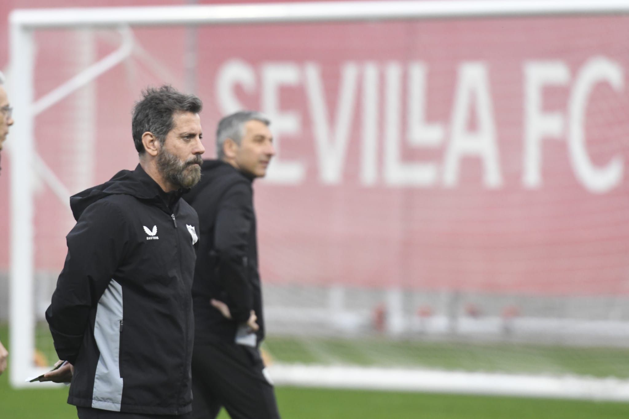  Quique Sánchez Flores, en un entrenamiento del Sevilla.