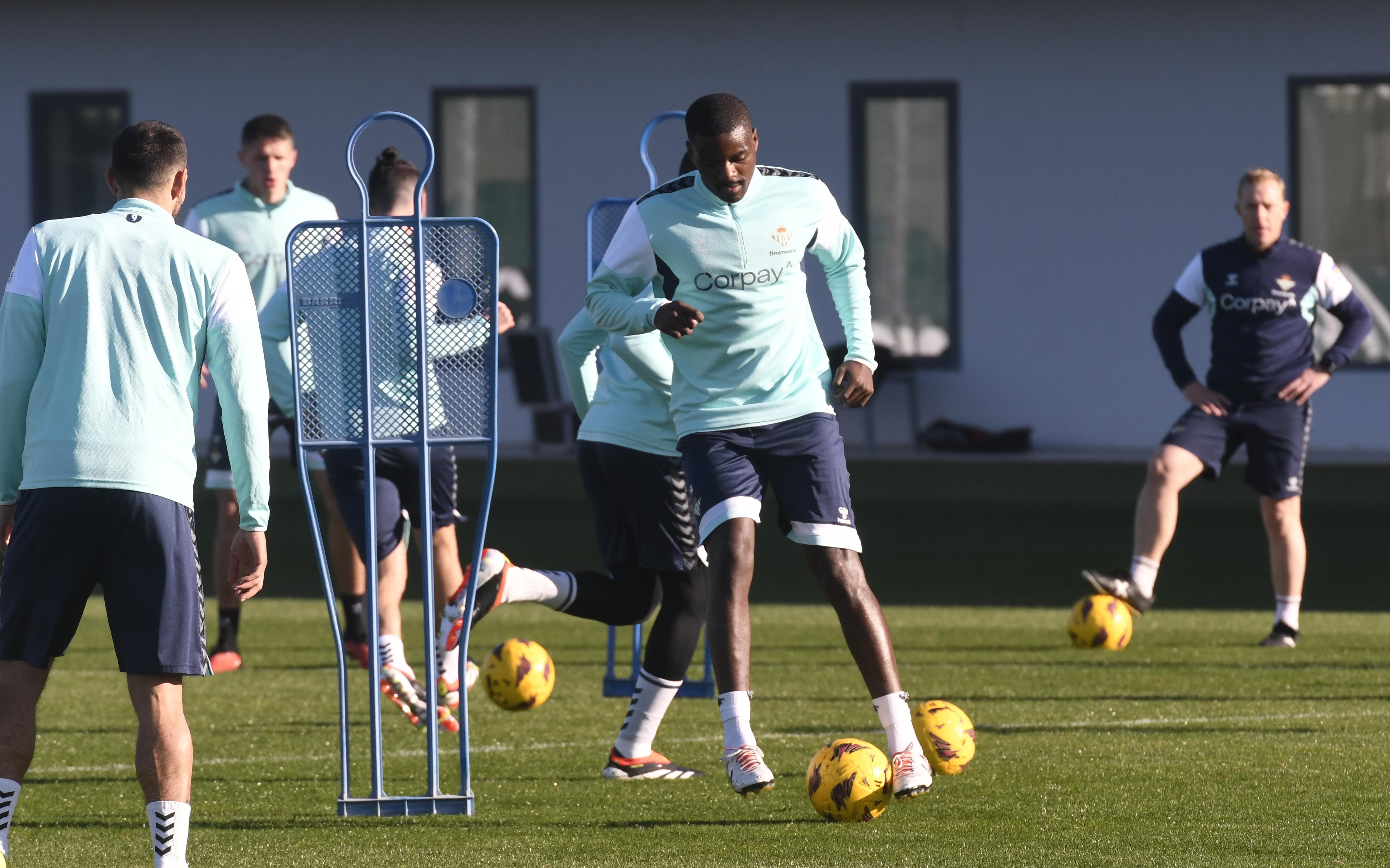 William Carvalho, en el entrenamiento del Real Betis.