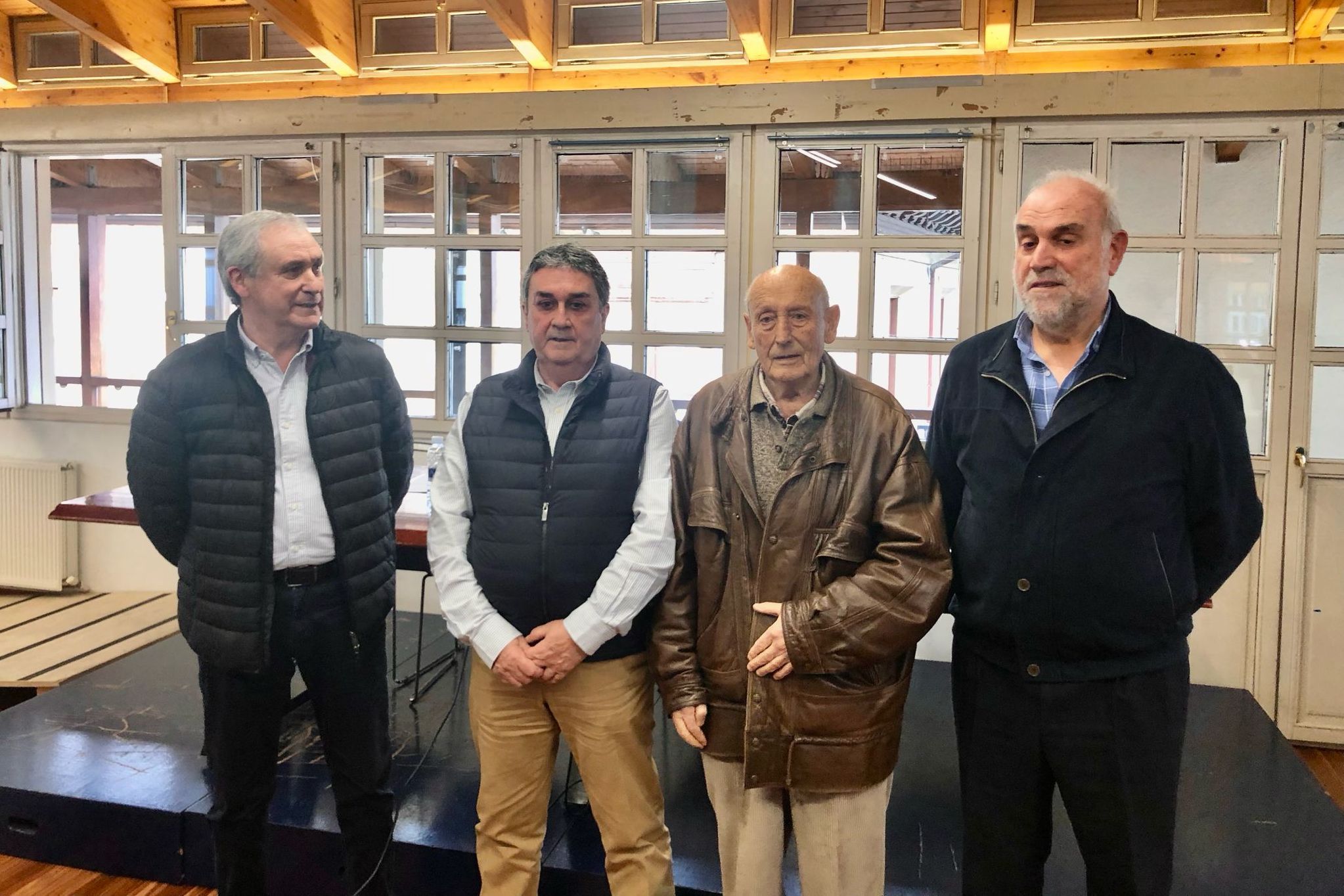  Varios Socios Compromisarios del Athletic Club conforman 'Denok Erabaki', movimiento sobre la Filosofía.