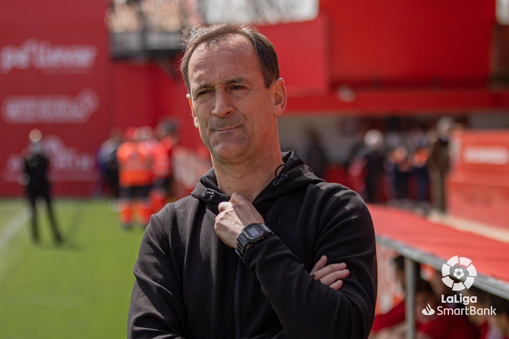  El técnico Joseba Etxeberria ha terminado su etapa en el CD Mirandés.