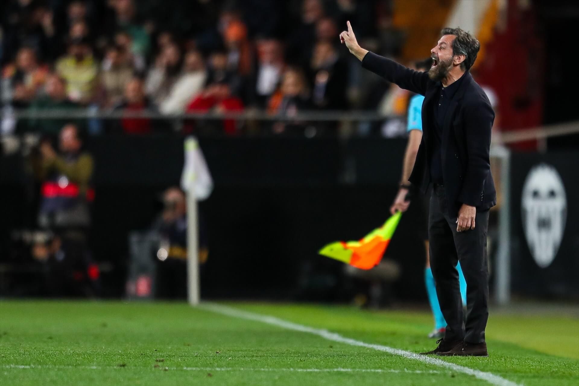  Quique Sánchez Flores, en el Valencia-Sevilla.